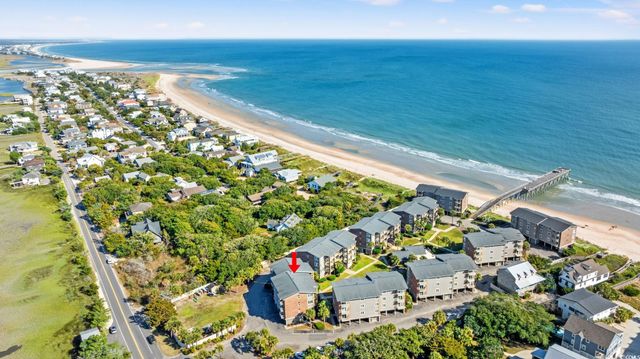 320 Myrtle Ave., Pawleys Island, SC 29585