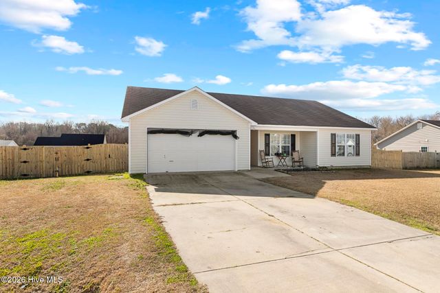 205 High Meadow Court, Richlands, NC 28574