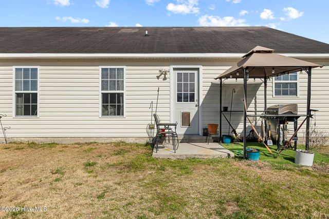 205 High Meadow Court, Richlands, NC 28574