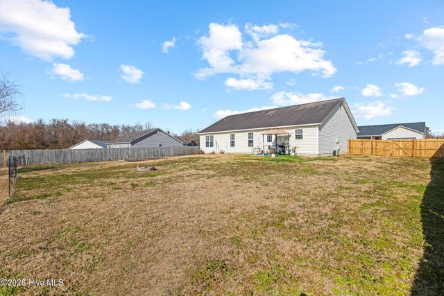 205 High Meadow Court, Richlands, NC 28574