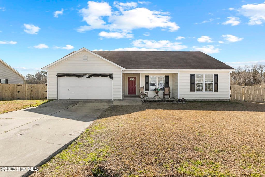 205 High Meadow Court, Richlands, NC 28574