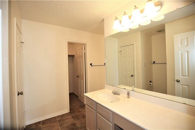 1915 Ruthie RUN, Cedar Park, TX 78613