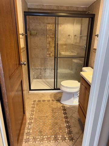 300 S Roselle Road 207, Schaumburg, IL 60193