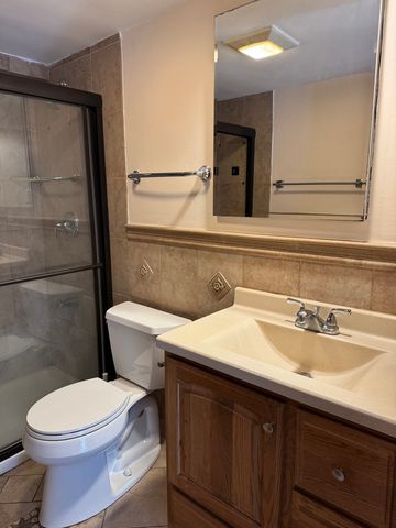 300 S Roselle Road 207, Schaumburg, IL 60193