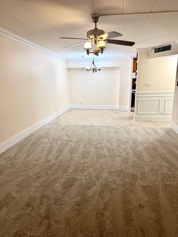 300 S Roselle Road 207, Schaumburg, IL 60193