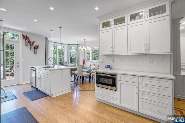 117 Kensington Drive 304, Fort Lee, NJ 07024