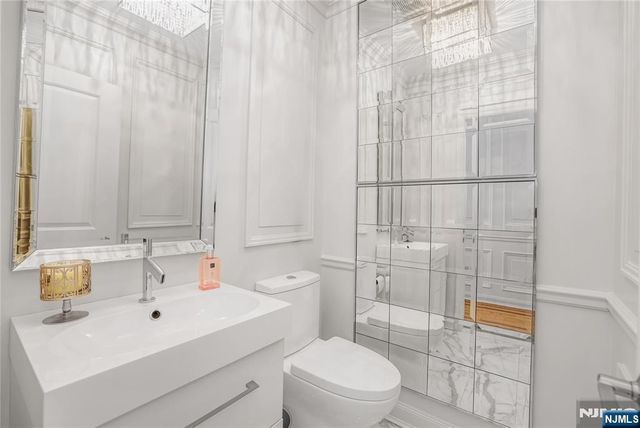 117 Kensington Drive 304, Fort Lee, NJ 07024