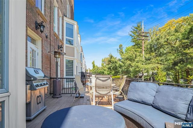 117 Kensington Drive 304, Fort Lee, NJ 07024