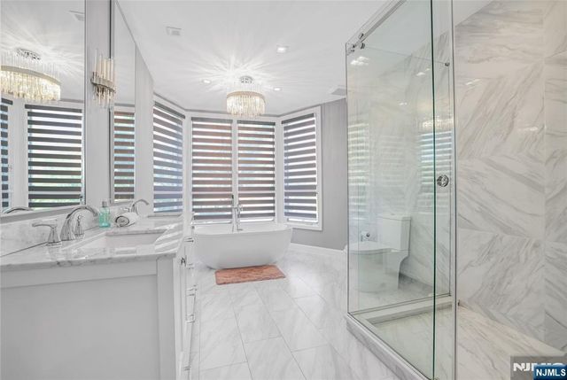 117 Kensington Drive 304, Fort Lee, NJ 07024