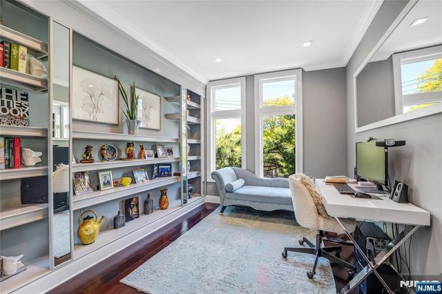 117 Kensington Drive 304, Fort Lee, NJ 07024