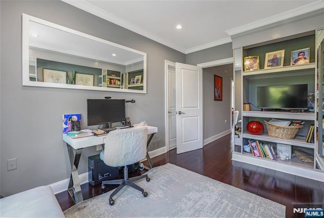 117 Kensington Drive 304, Fort Lee, NJ 07024