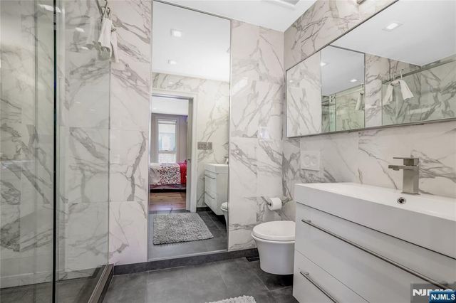 117 Kensington Drive 304, Fort Lee, NJ 07024