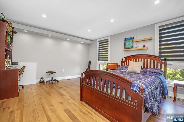 117 Kensington Drive 304, Fort Lee, NJ 07024