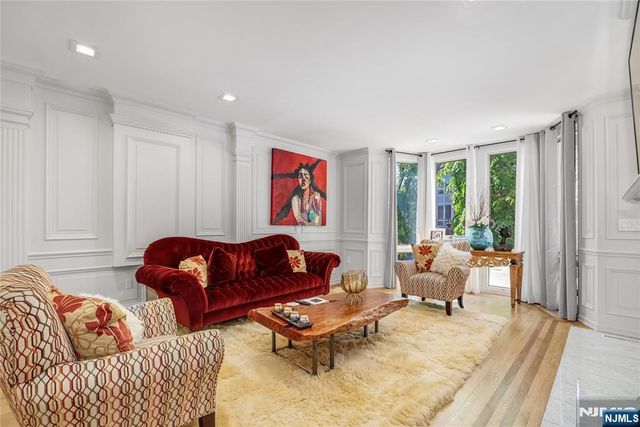 117 Kensington Drive 304, Fort Lee, NJ 07024