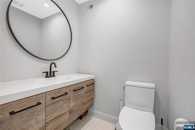 117 Kensington Drive 304, Fort Lee, NJ 07024