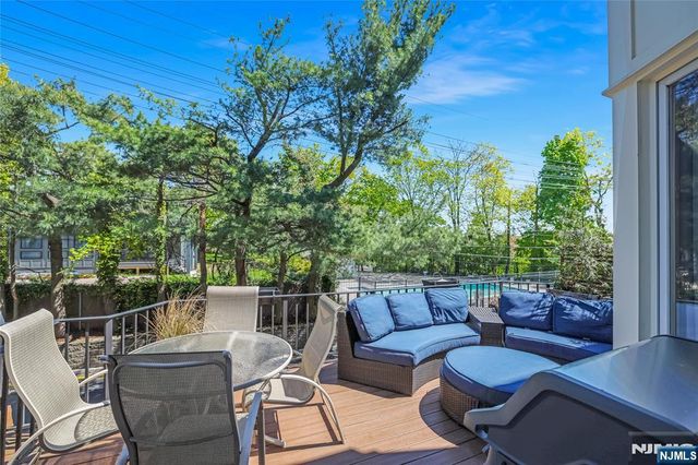 117 Kensington Drive 304, Fort Lee, NJ 07024
