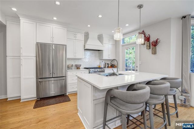 117 Kensington Drive 304, Fort Lee, NJ 07024