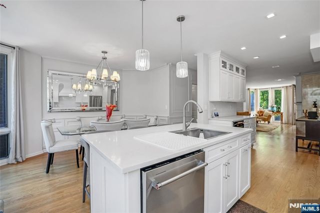 117 Kensington Drive 304, Fort Lee, NJ 07024