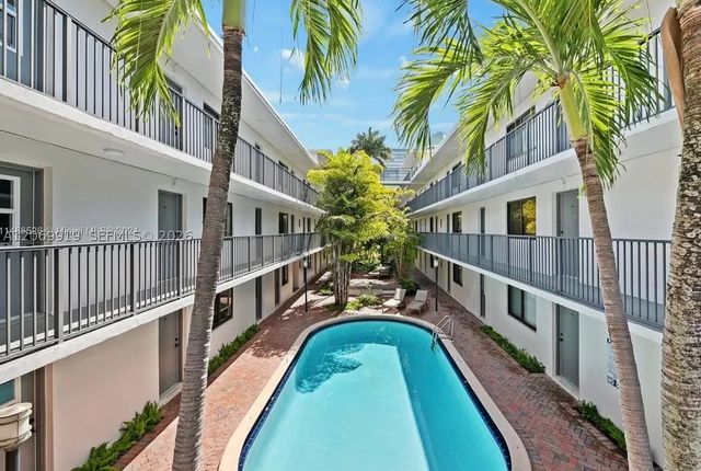 3240 Mary St S202, Coconut Grove, FL 33133