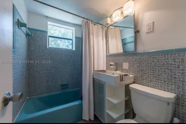 3240 Mary St S202, Coconut Grove, FL 33133