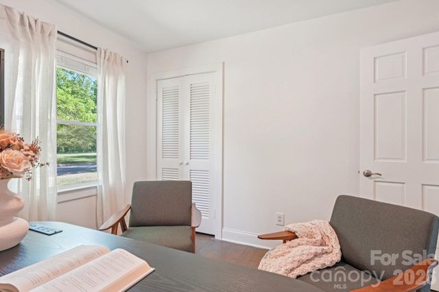 3000 Dunlavin Way, Charlotte, NC 28205