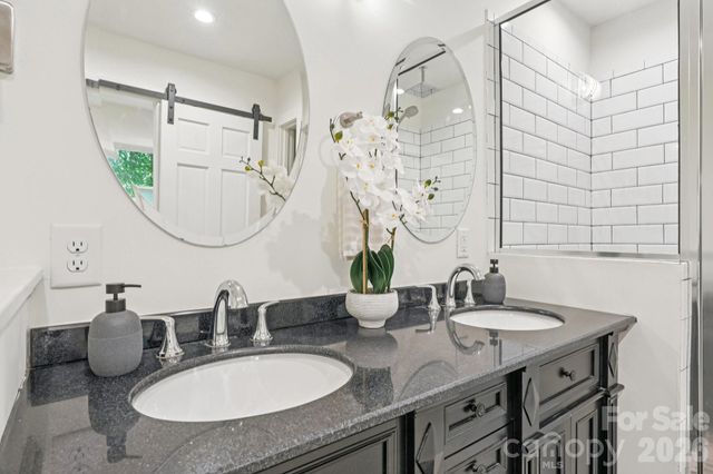 3000 Dunlavin Way, Charlotte, NC 28205