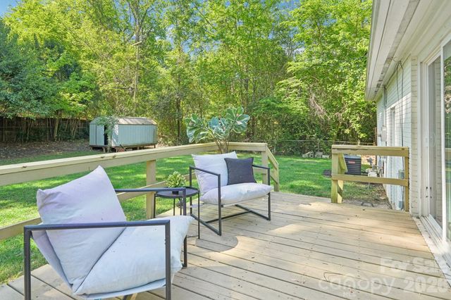 3000 Dunlavin Way, Charlotte, NC 28205