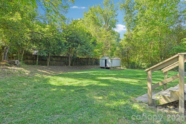 3000 Dunlavin Way, Charlotte, NC 28205