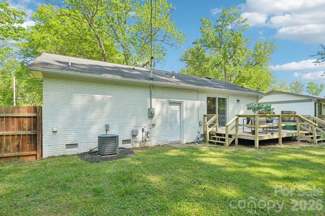 3000 Dunlavin Way, Charlotte, NC 28205