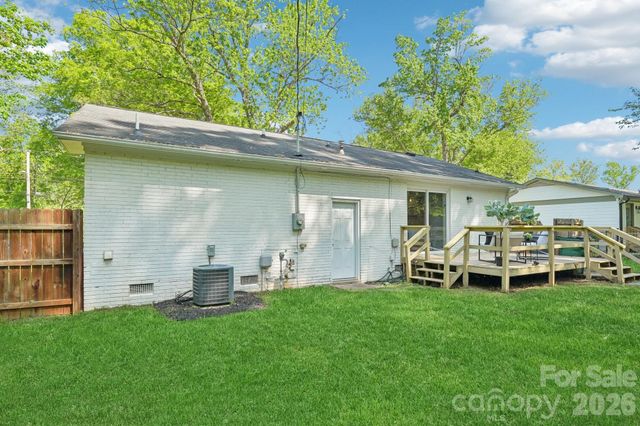 3000 Dunlavin Way, Charlotte, NC 28205