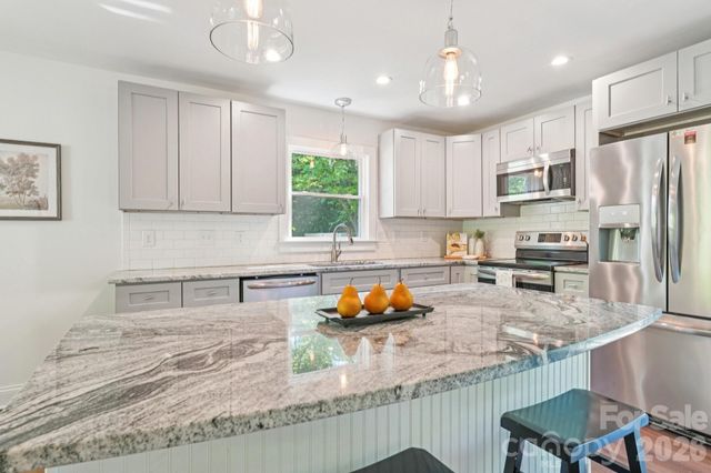 3000 Dunlavin Way, Charlotte, NC 28205