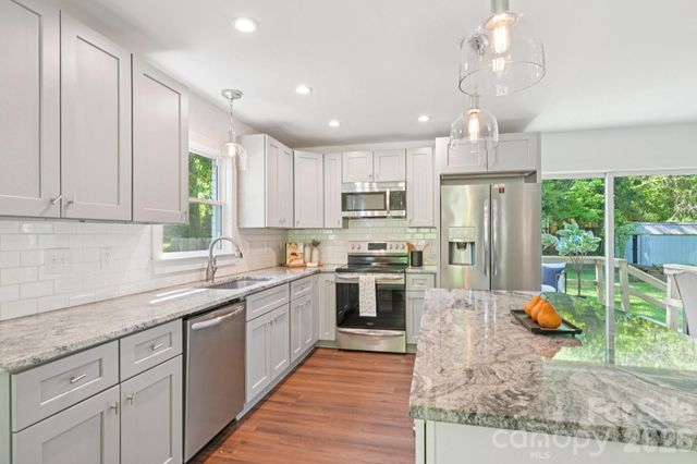 3000 Dunlavin Way, Charlotte, NC 28205