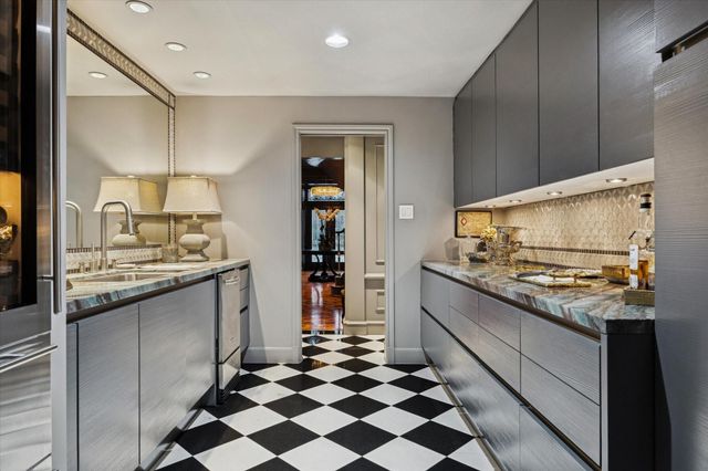 20 Sunset Boulevard, Houston, TX 77005