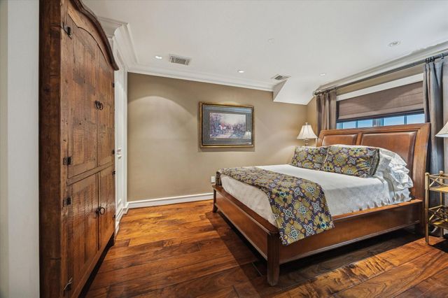 20 Sunset Boulevard, Houston, TX 77005