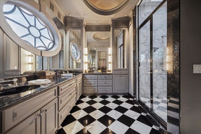 20 Sunset Boulevard, Houston, TX 77005