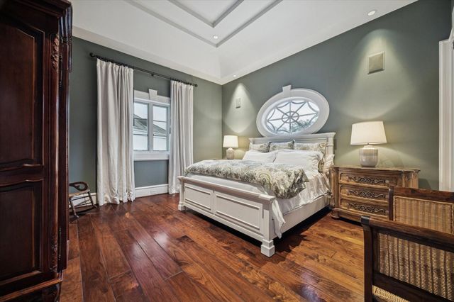 20 Sunset Boulevard, Houston, TX 77005