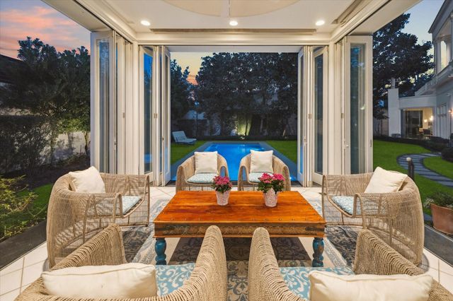 20 Sunset Boulevard, Houston, TX 77005