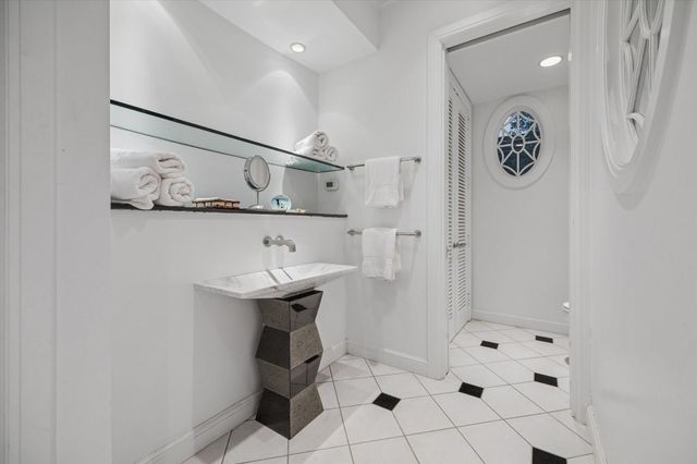 20 Sunset Boulevard, Houston, TX 77005