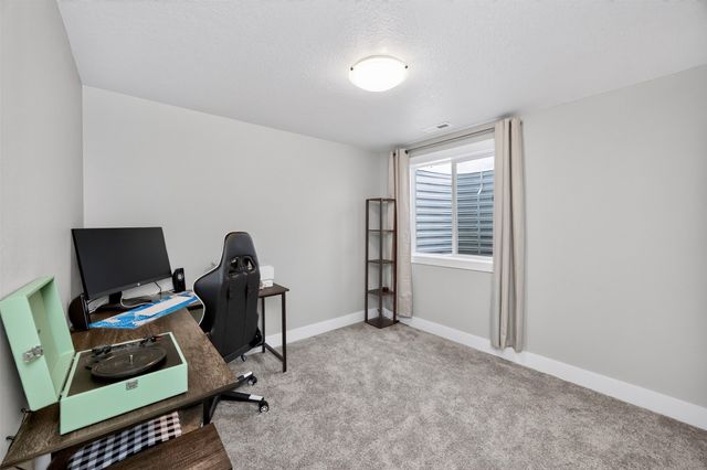 609 NE Hunter Drive, Ankeny, IA 50021