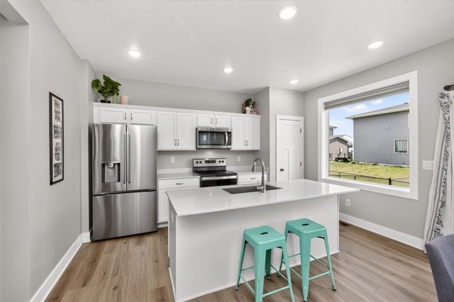 609 NE Hunter Drive, Ankeny, IA 50021