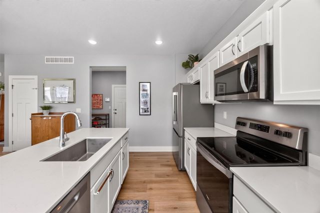 609 NE Hunter Drive, Ankeny, IA 50021