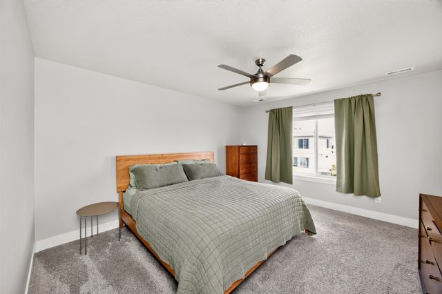 609 NE Hunter Drive, Ankeny, IA 50021