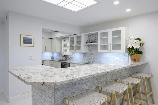 11335 Twelve Oaks Way, North Palm Beach, FL 33408