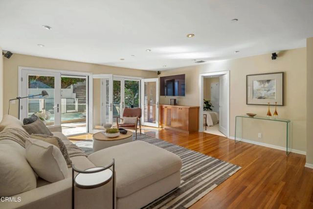 766 Canon Drive, Pasadena, CA 91106