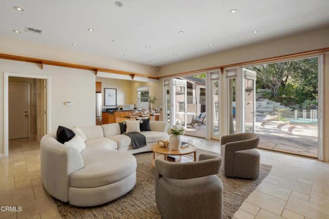 766 Canon Drive, Pasadena, CA 91106