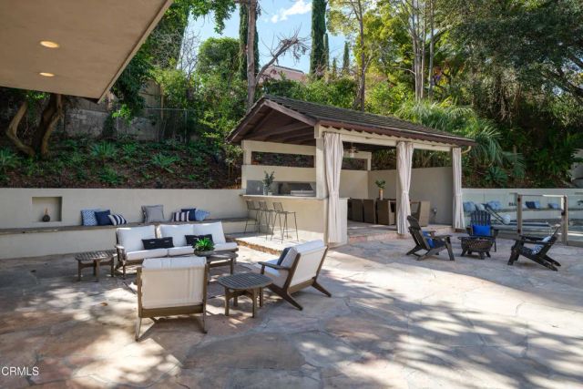 766 Canon Drive, Pasadena, CA 91106