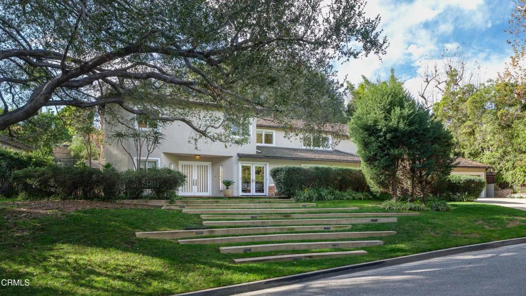 766 Canon Drive, Pasadena, CA 91106