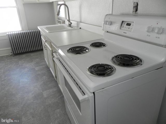354-356 S MAIN ST, Williamstown, NJ 08094