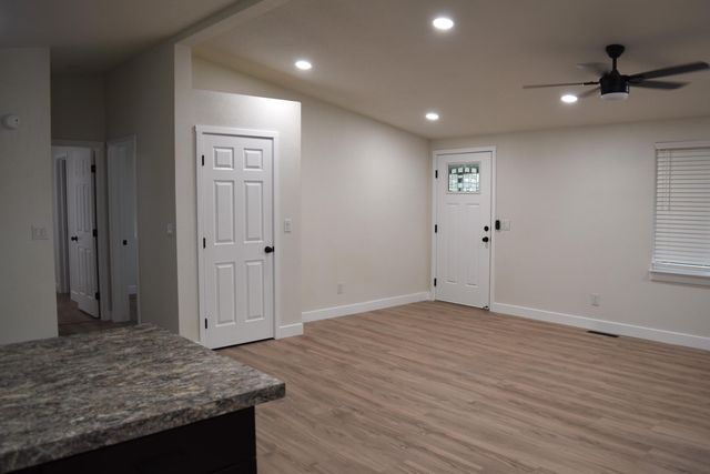 16294 Hawthorne Avenue, Anderson, CA 96007