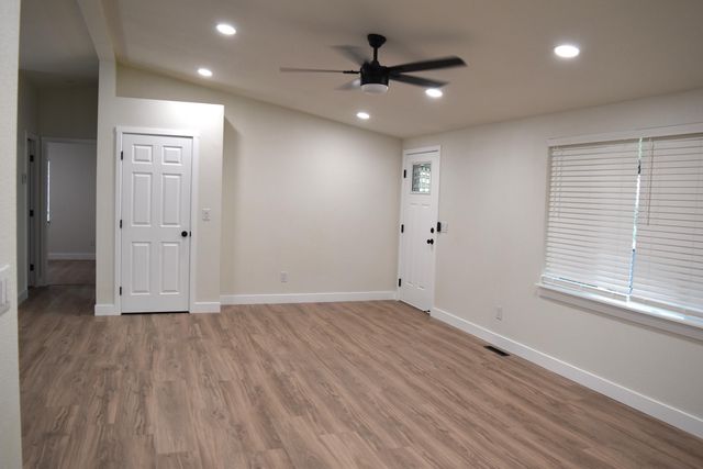 16294 Hawthorne Avenue, Anderson, CA 96007